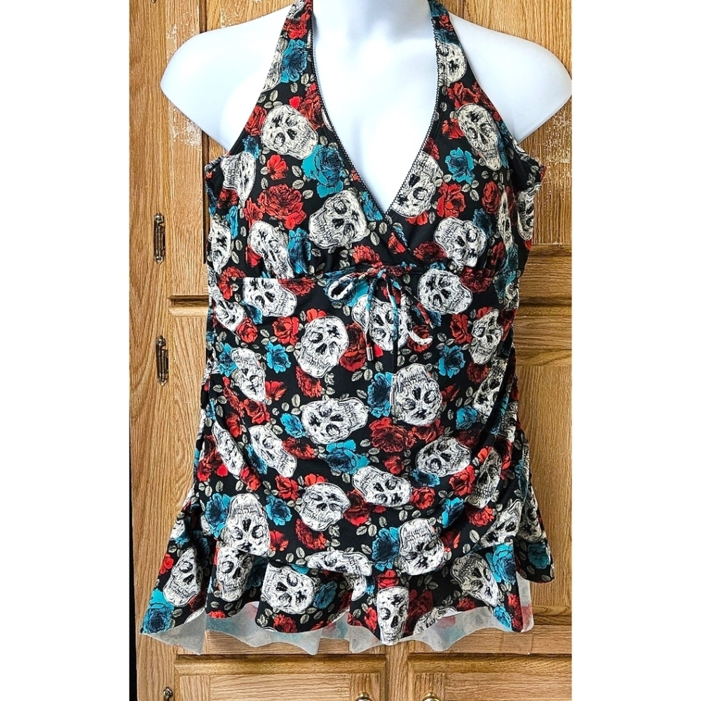 TORRID 3X Vintage Gothic Multi-Color 🌹 SKULL Printl Extra Long Ruched Swim Top - Picture 2 of 16